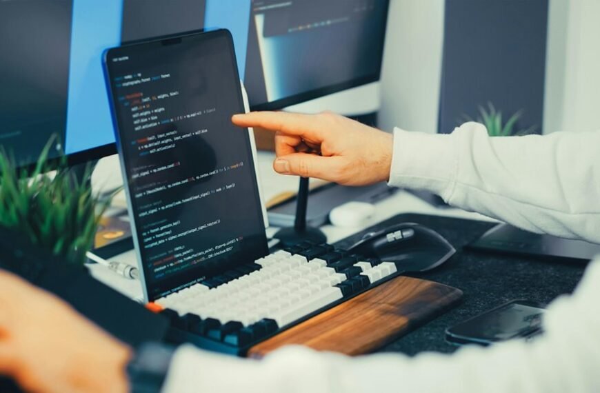 dynamic web engine identifier