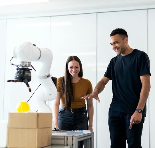 innovative web engine hub